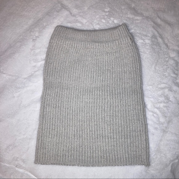 Two piece set - Picture 3 of 3